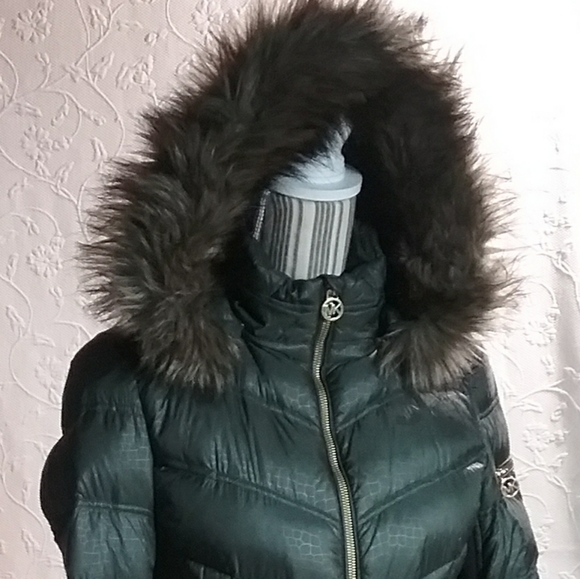 Michael Kors Jackets & Blazers - Michael Kors Puffer w/faux fur (m)